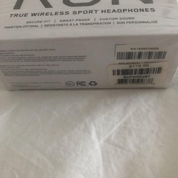 Like New Jaybird Run/walk True Wireless Sport Headphones - Picture 2 of 5